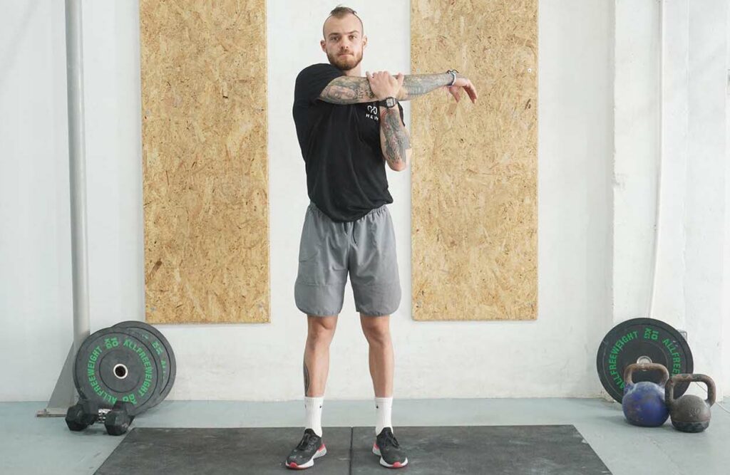 arm across chest tricep stretches